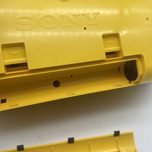 Vintage Sony Sports CFM-104 Yellow Boombox AM/FM Radio Cassette Tested Unit only - Picture 9 of 9